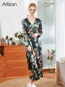 Kimono de nuit satin femme fleuri vert | Nura reta hana