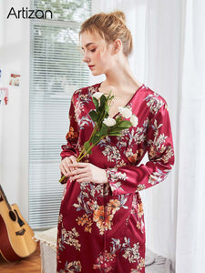 Kimono de nuit satin femme fleuri rouge | Nura reta hana