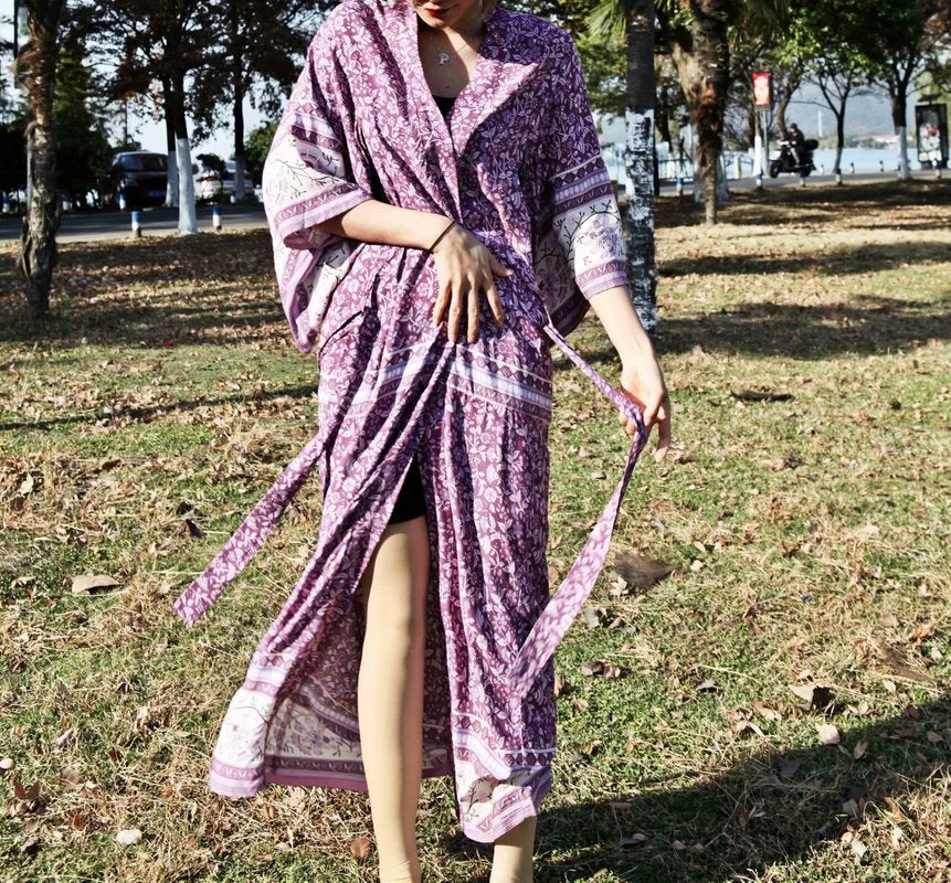 Kimono long femme fleuri violet | Utsukushī chīsana hana