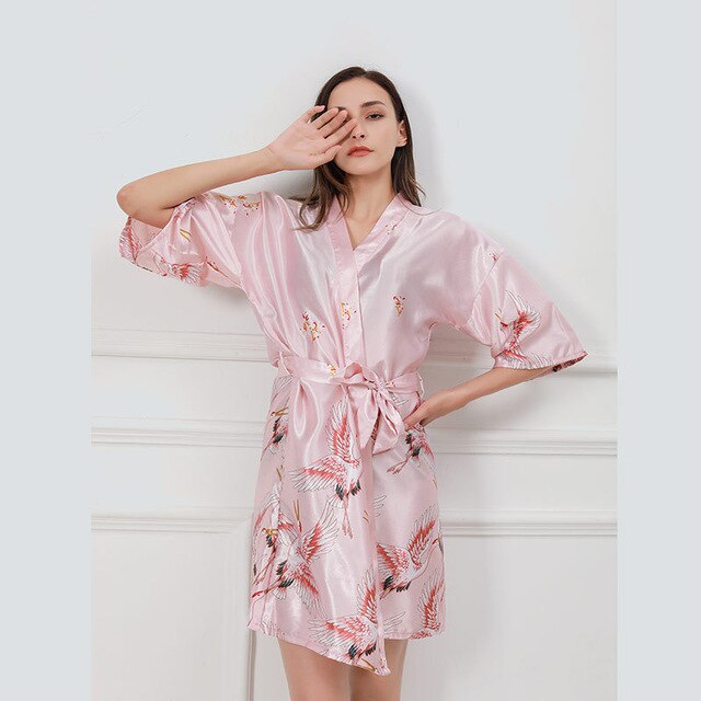 Kimono de nuit satin femme rose | Furamingo